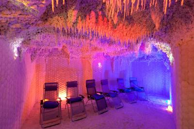 Lotus Therme Hotel and Spa - Salzkammer mit Totes-Meer-Salz gedeckt in Heviz - ✔️ Lotus Therme Spa Hotel***** Heviz ✔️ Kurhotel Lotus in Heviz