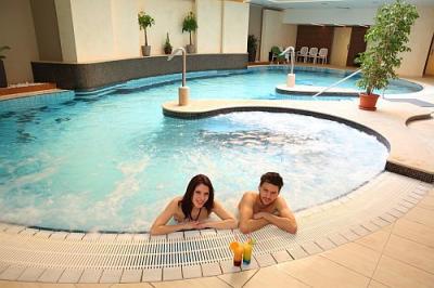Wellness Wochenende in Hotel Palace Hotel Palota  - ✔️ Hotel Palace Hévíz**** ✔️ Wellnesshotel am Hévíz